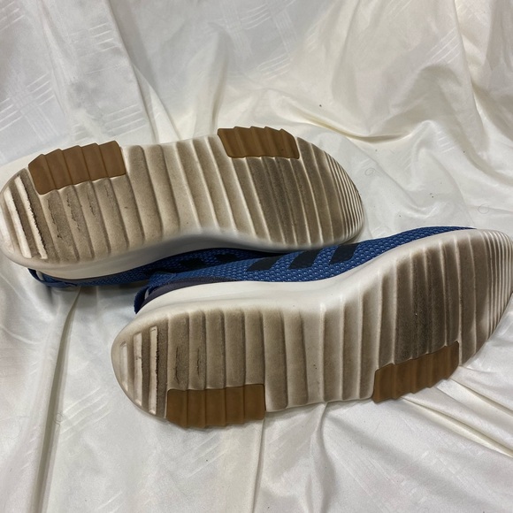 Men’s size 10 Adidas - Picture 3 of 3